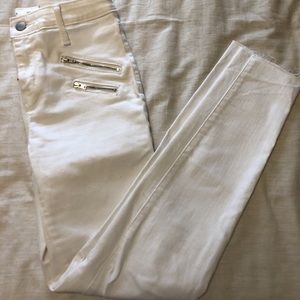 White raw hem jeans with zipper detail